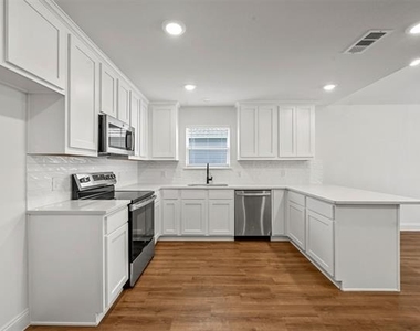 2307 Mill Street - Photo Thumbnail 5