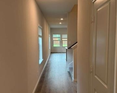 909 Apeldoorn Trail - Photo Thumbnail 29