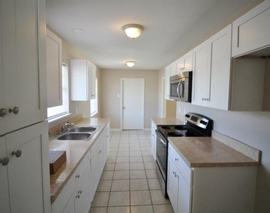 821 Rea Avenue - Photo Thumbnail 17