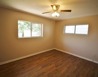 821 Rea Avenue - Photo Thumbnail 18