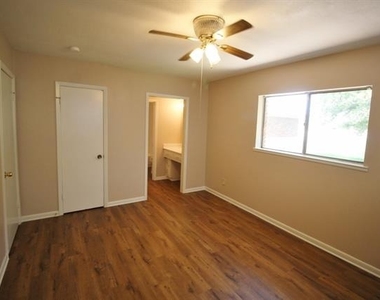 821 Rea Avenue - Photo Thumbnail 19