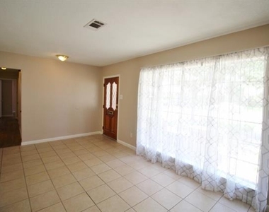 821 Rea Avenue - Photo Thumbnail 4