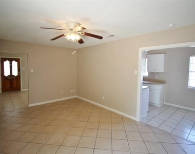 821 Rea Avenue - Photo Thumbnail 7