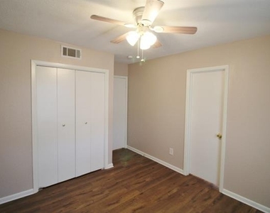 821 Rea Avenue - Photo Thumbnail 26