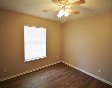 821 Rea Avenue - Photo Thumbnail 25