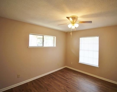 821 Rea Avenue - Photo Thumbnail 23