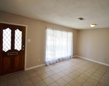 821 Rea Avenue - Photo Thumbnail 3
