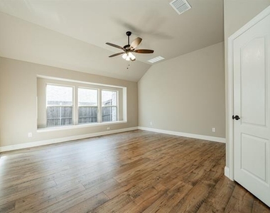 920 Bald Cypress Drive - Photo Thumbnail 9