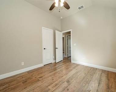 920 Bald Cypress Drive - Photo Thumbnail 14