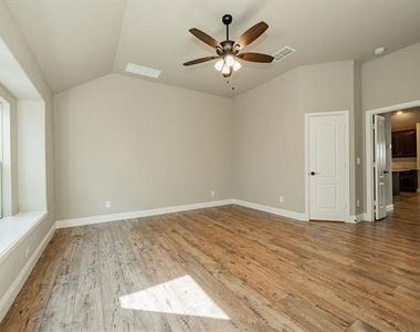 920 Bald Cypress Drive - Photo Thumbnail 10