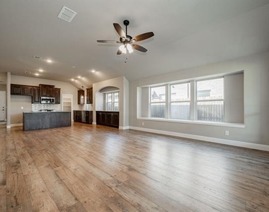 920 Bald Cypress Drive - Photo Thumbnail 2