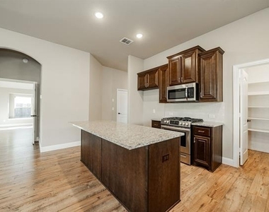 920 Bald Cypress Drive - Photo Thumbnail 6