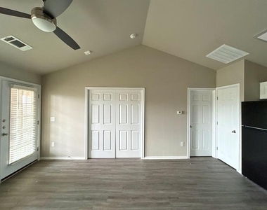 6108 Abrams Road - Photo Thumbnail 2