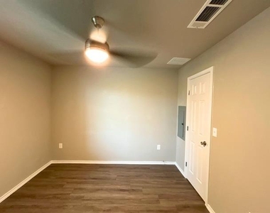 6108 Abrams Road - Photo Thumbnail 9