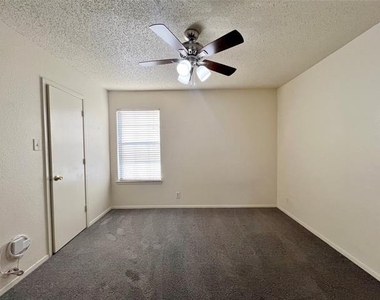 929 W Hickory Street - Photo Thumbnail 7