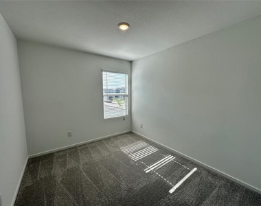 833 Sandhill Crane Lane - Photo Thumbnail 8