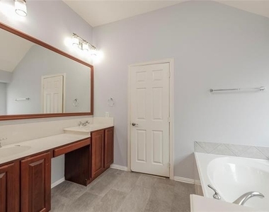 12422 Daimler Drive - Photo Thumbnail 24