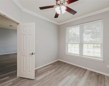 12422 Daimler Drive - Photo Thumbnail 7