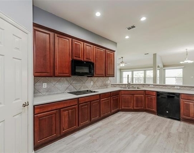 12422 Daimler Drive - Photo Thumbnail 10