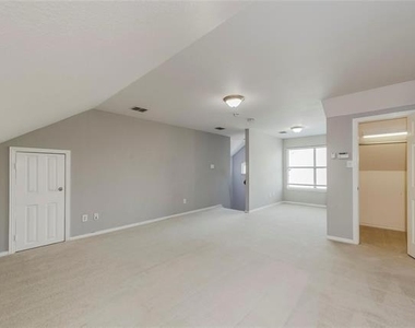 12422 Daimler Drive - Photo Thumbnail 32