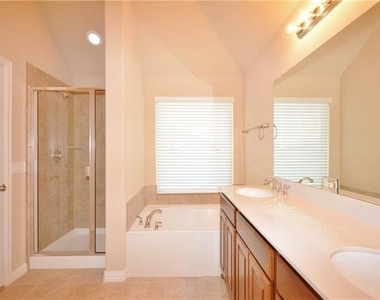 122 Eagle Feather - Photo Thumbnail 15