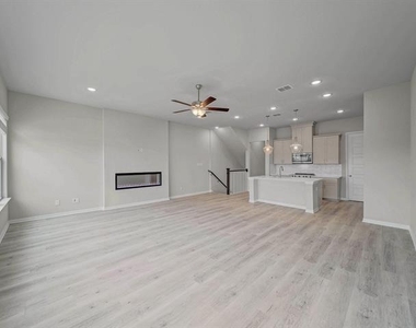 4484 N River Walk Drive - Photo Thumbnail 5