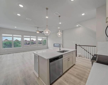4484 N River Walk Drive - Photo Thumbnail 8
