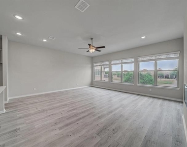 4484 N River Walk Drive - Photo Thumbnail 2