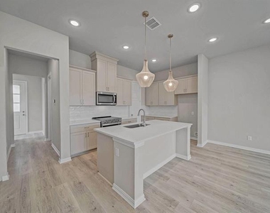 4484 N River Walk Drive - Photo Thumbnail 6