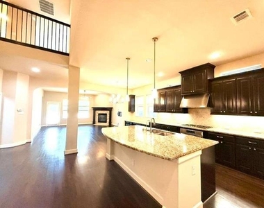 6704 Castillo Street - Photo Thumbnail 3