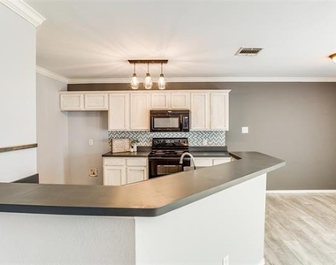 9901 Thomas Jefferson Drive - Photo Thumbnail 4