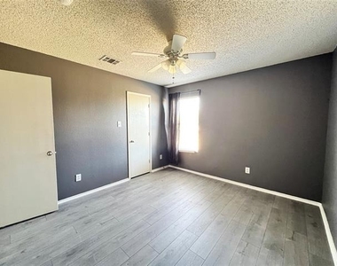 9901 Thomas Jefferson Drive - Photo Thumbnail 11