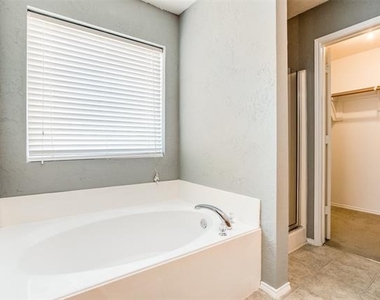 9901 Thomas Jefferson Drive - Photo Thumbnail 9