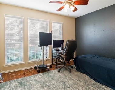 9964 Southgate Drive - Photo Thumbnail 7