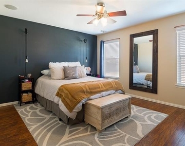 9964 Southgate Drive - Photo Thumbnail 5