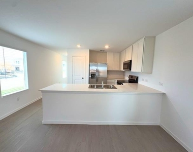 6220 Sandpiper Lane - Photo Thumbnail 4