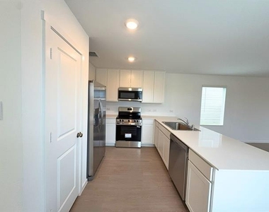 6220 Sandpiper Lane - Photo Thumbnail 5