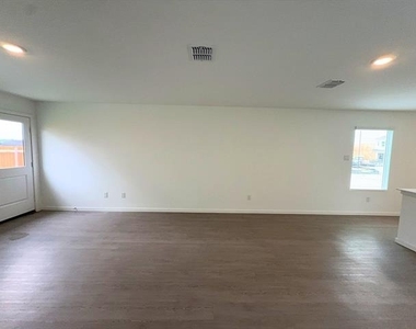 6220 Sandpiper Lane - Photo Thumbnail 2