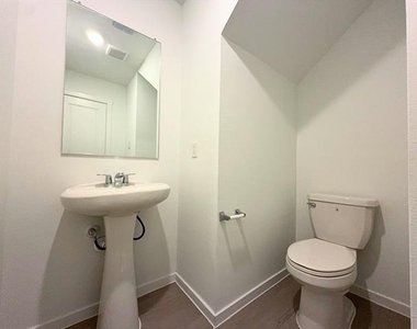 6220 Sandpiper Lane - Photo Thumbnail 6