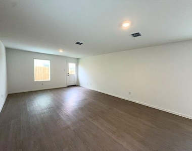 6220 Sandpiper Lane - Photo Thumbnail 3