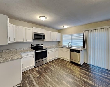 5045 Nash Drive - Photo Thumbnail 6