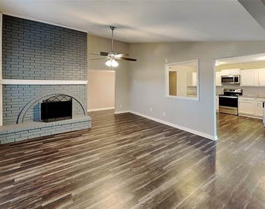 5045 Nash Drive - Photo Thumbnail 3