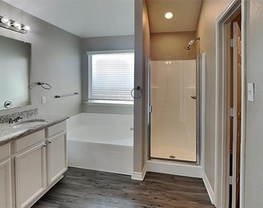 14104 Silkwood Drive - Photo Thumbnail 10