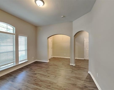 14104 Silkwood Drive - Photo Thumbnail 5