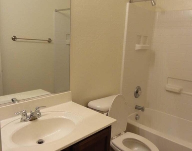 44215 W Caven Drive - Photo Thumbnail 7