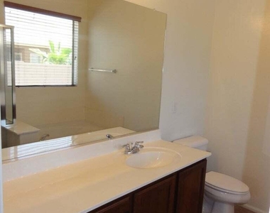 44215 W Caven Drive - Photo Thumbnail 9