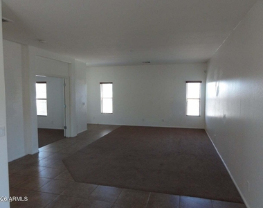 44215 W Caven Drive - Photo Thumbnail 1