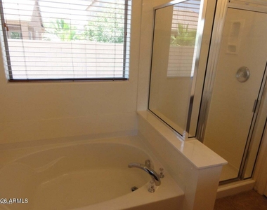 44215 W Caven Drive - Photo Thumbnail 10