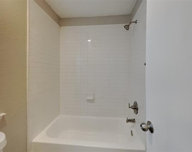 1313 Colony Court - Photo Thumbnail 9