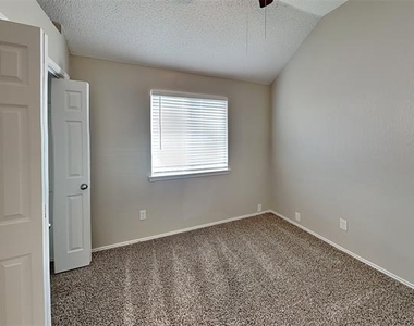 2413 Browning Drive - Photo Thumbnail 12